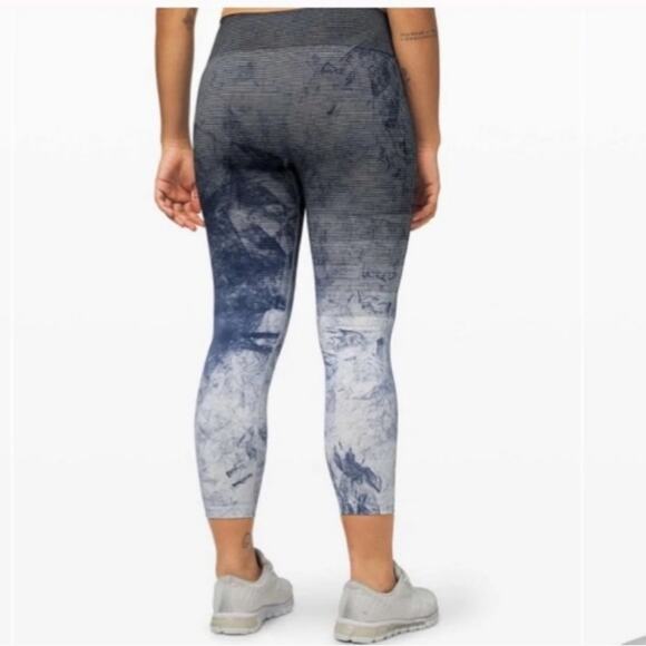 Lululemon Ebb to Train Tight Legging Luna Blue Ombre size 4 - Picture 2 of 7